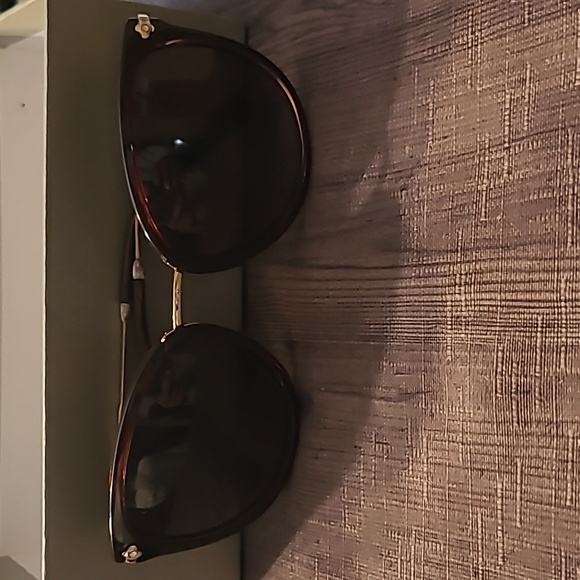 - Miu Miu Sunglasses - Picture 4 of 10